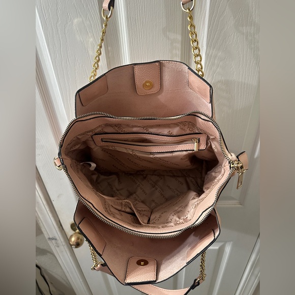 Andrew Marc Shoulder Bag - Picture 5 of 5